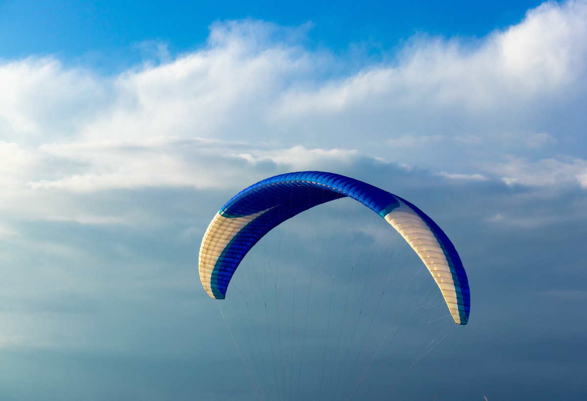 Improved Efficiency Energy Harvesting Kite via Active Wing Morphing