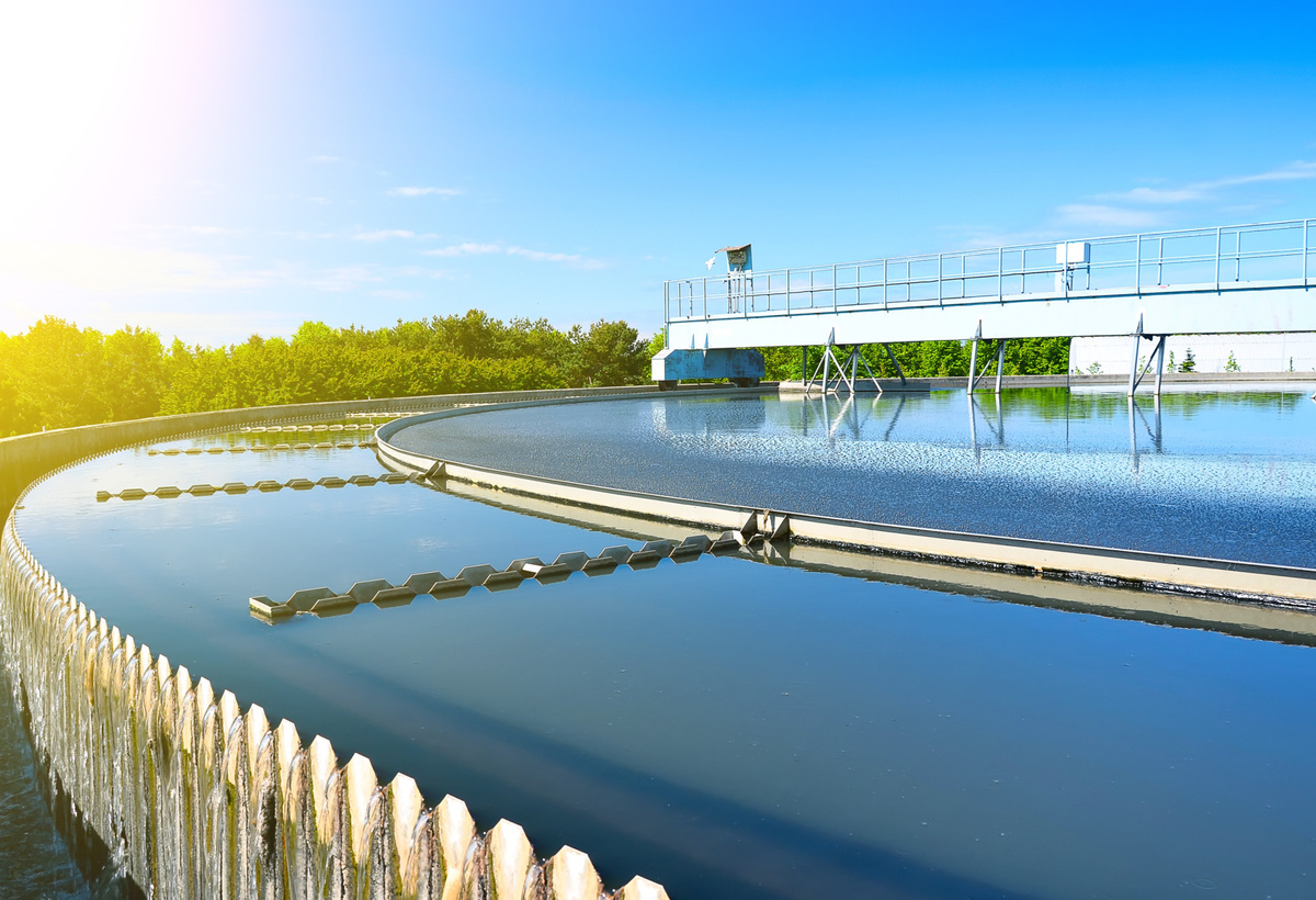 Cleaning Wastewater by Combining 2D Nanotechnology with Natural Sunlight