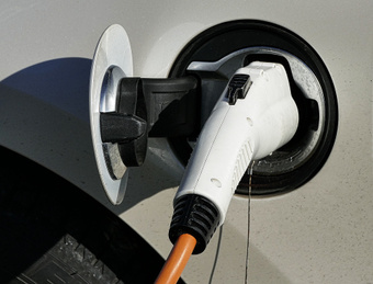 Energy Management System for Plug-in Hybrid Electric Vehicle